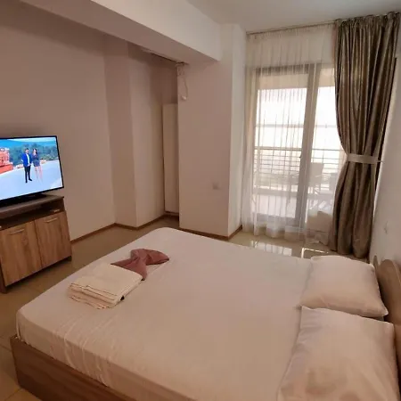 Lake Boutique Apartment Mamaia