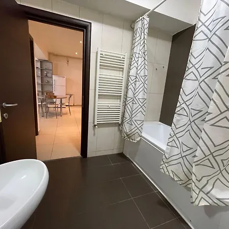 Lake Boutique Mamaia